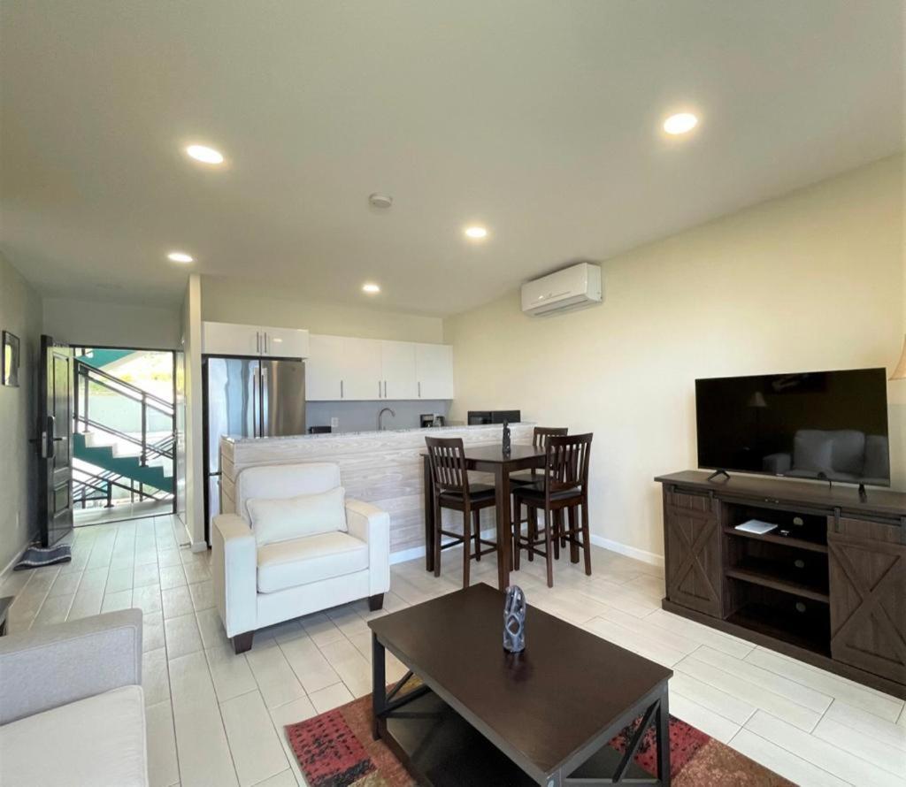 Hillsboro Condominiums Бастер Екстер'єр фото