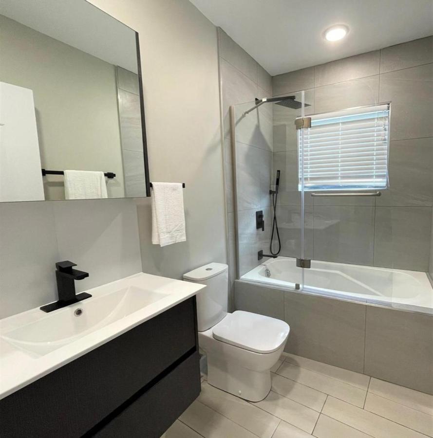 Hillsboro Condominiums Бастер Екстер'єр фото