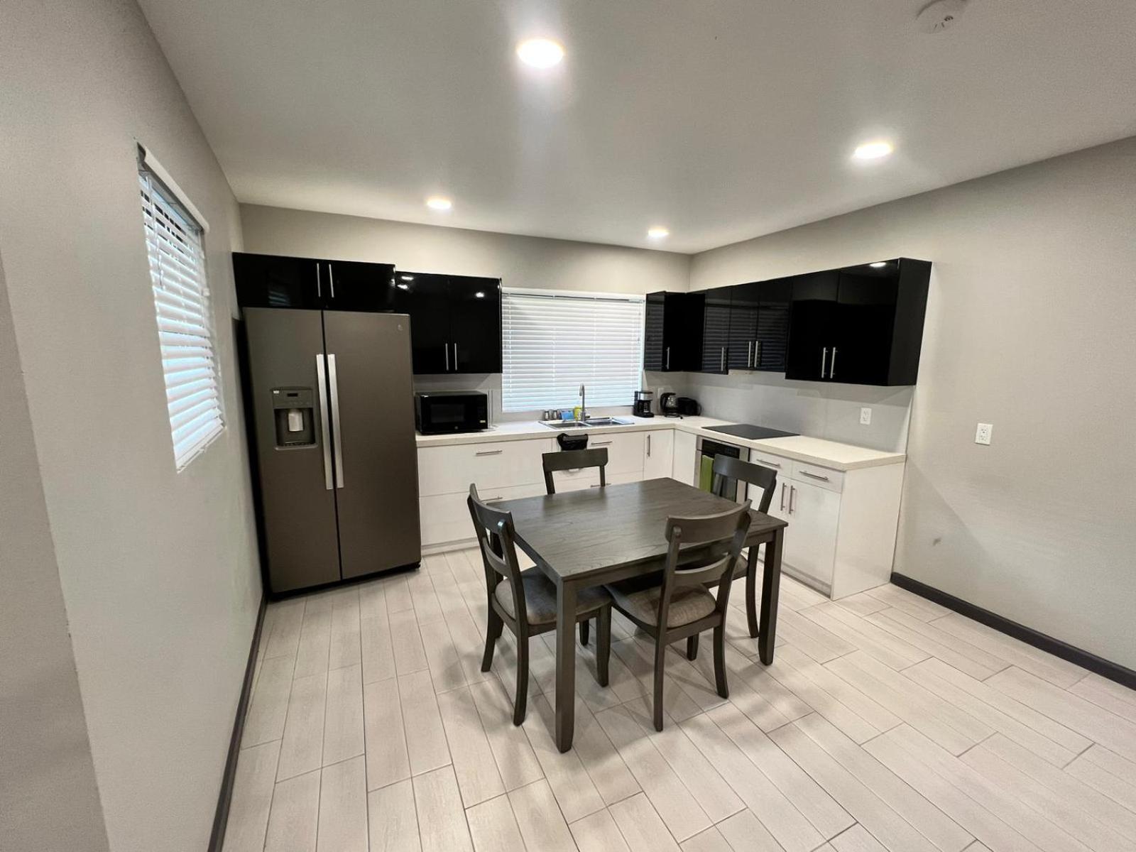 Hillsboro Condominiums Бастер Екстер'єр фото